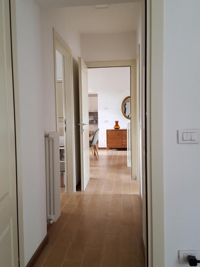 Villa Maghetti - Modernized Flat In Historic Palazzo In The Center Of Luino Bagian luar foto